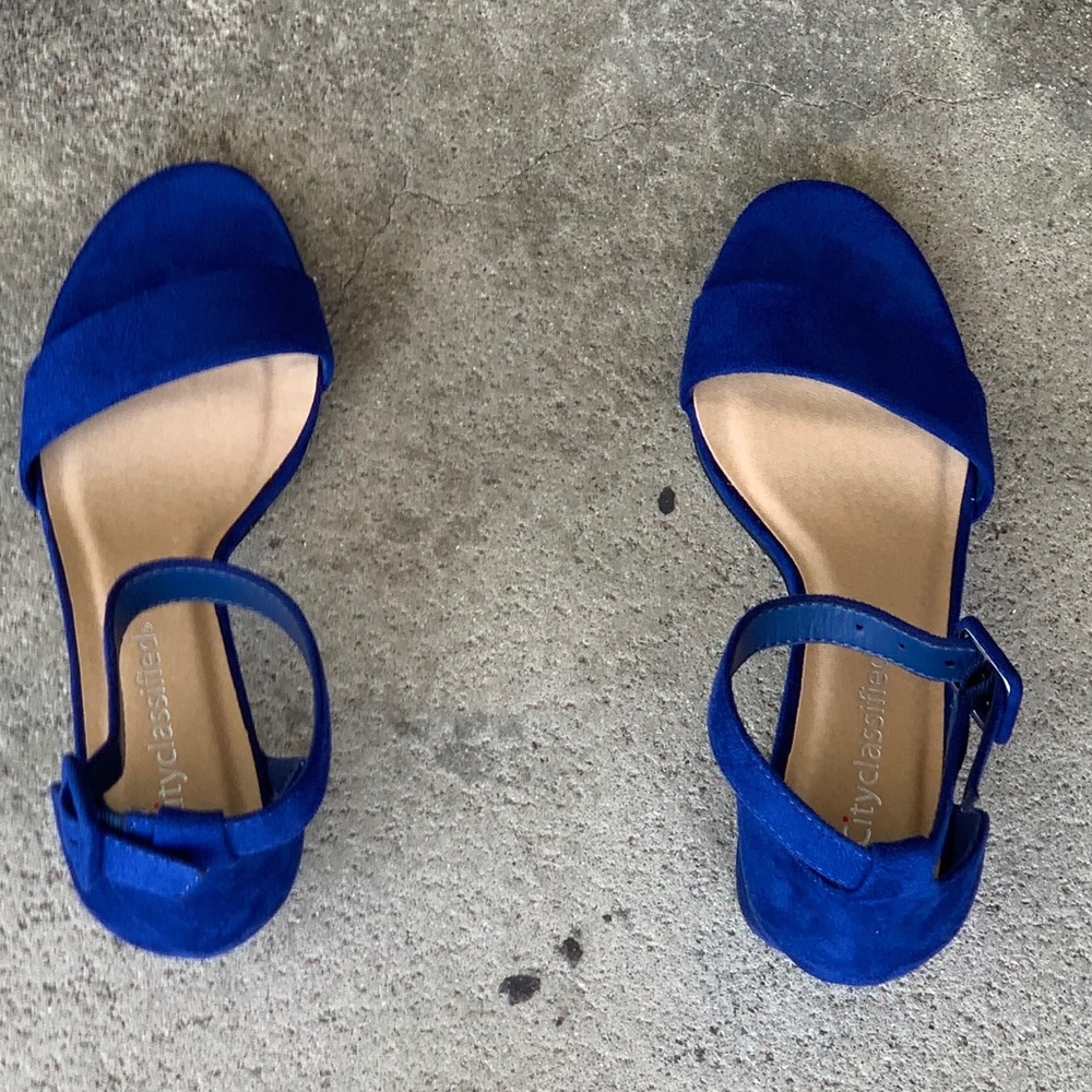 City Classified Blue Ankle strap 2.5” HEEL Sandal - Picture 5 of 8